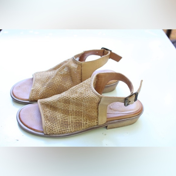 Sundance Veracruz sandals - Picture 10 of 11